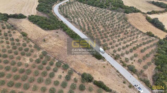 8-ÇANAKKALE BİGA KEMERDE EŞSİZ DENİZ MANZARALI ASFALT CEPHELİ ARAZİ